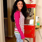 First pic of AllOver30.com - Introducing 39 year old Nia