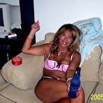 Fourth pic of WifeBucket.com - Real submitted pics of amateur housewives from nextdoor!