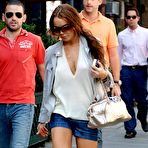 First pic of Lindsay Lohan