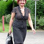 First pic of LegsWorld.de - Lady Barbara in foot fetish action