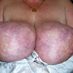 First pic of Hot big milf boobs