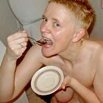 Third pic of Mature Amateur Cum Eating