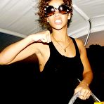 First pic of  Rihanna fully naked at Largest Celebrities Archive! 