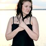 First pic of Young Fatties - Chubby Teen Flashing Pink Outside