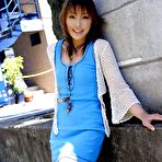 First pic of Megumi Yoshioka - Teen bathing beauty likes to pose in bikinis