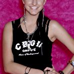 First pic of Ashlee Simpson