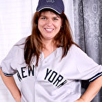 First pic of AllOver30.com - Introducing 42 year old Alex