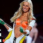 Fourth pic of Karolina Kurkova sexy at Victorias Secret fashion show
