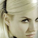 First pic of Elisha Cuthbert