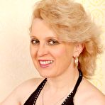 First pic of The fastest growing mature site - Allover30.com !!