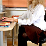 First pic of LadiesKissLadies :: Ellen&Nora tender lesbian kiss