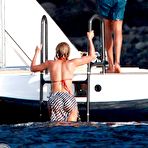 First pic of Beyonce fully naked at Largest Celebrities Archive!