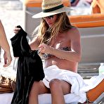 Second pic of Gisele Bundchen fully naked at Largest Celebrities Archive!