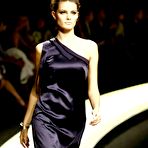Fourth pic of Isabeli Fontana