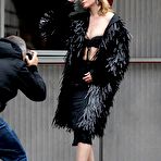 Second pic of :: Largest Nude Celebrities Archive. Amber Valletta fully naked! ::