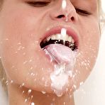 Second pic of Sophie Paris Playing In The Bath