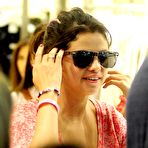 Fourth pic of Selena Gomez fully naked at Largest Celebrities Archive!