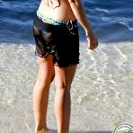 First pic of :: Largest Nude Celebrities Archive. Shakira fully naked! ::