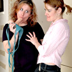 Second pic of KissMatures :: Elisabeth&Ninette lezzy mom fucks girl