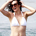 Second pic of :: Largest Nude Celebrities Archive. Milla Jovovich fully naked! ::