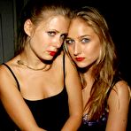 First pic of :: Largest Nude Celebrities Archive. Leelee Sobieski fully naked! ::