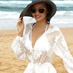 Fourth pic of Miranda Kerr fully naked at Largest Celebrities Archive!