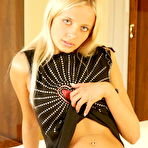 Third pic of Free Pictures ::: Paristale.com