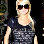 Third pic of Paris Hilton shows ass crack while shopping with sister and mother