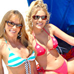 First pic of Milfnextdoor.com