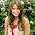 Second pic of Amanda Bynes non nude posing scans from mags