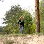First pic of Teen gets filmed while she takes a piss outdoors