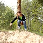 Second pic of Teen gets filmed while she takes a piss outdoors