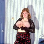 First pic of Chubby mom with shaved pussy and floppy hooters - Chubby mom show floppy hooters