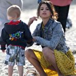 Third pic of Selena Gomez fully naked at Largest Celebrities Archive!