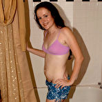 First pic of 18eighteen.com - Lily Lohan - Tub Rub