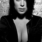 First pic of Neve Campbell
