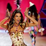 Third pic of Alessandra Ambrosio sexy catwalk photos at fashion show
