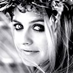 First pic of Alicia Silverstone n on nude posing photosets