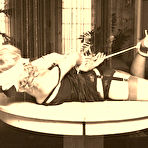 First pic of retro hard bondage at flashbaxxx