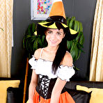 First pic of 18eighteen.com - Bailey Rossi - Spellbinding Slit