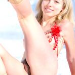 Third pic of NATALIA B  BY RIGIN - VALIANX - ORIG. PHOTOS AT 3500 PIXELS - &copy; 2006 MET-ART.COM