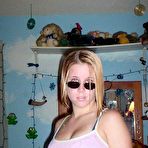 Third pic of Real amateur girlfriends having sexNice sexy hot amateur girls posing in front of camera