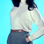 First pic of Young Demi Moore sexy and braless photoshoots