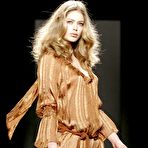 Fourth pic of Doutzen Kroes various sexy catwalk photos