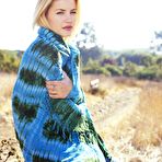 First pic of Elisha Cuthbert