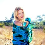 Fourth pic of Elisha Cuthbert