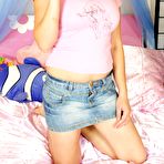 First pic of Clubseventeen Thick busty teen spreading her pussy