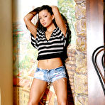 Fourth pic of ULYA G  BY VORONIN - LIKOS - ORIG. PHOTOS AT 4300 PIXELS - © 2006 MET-ART.COM
