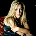 First pic of Gillian Anderson