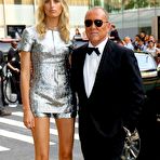 Third pic of Karolina Kurkova exposed her long sexy legs